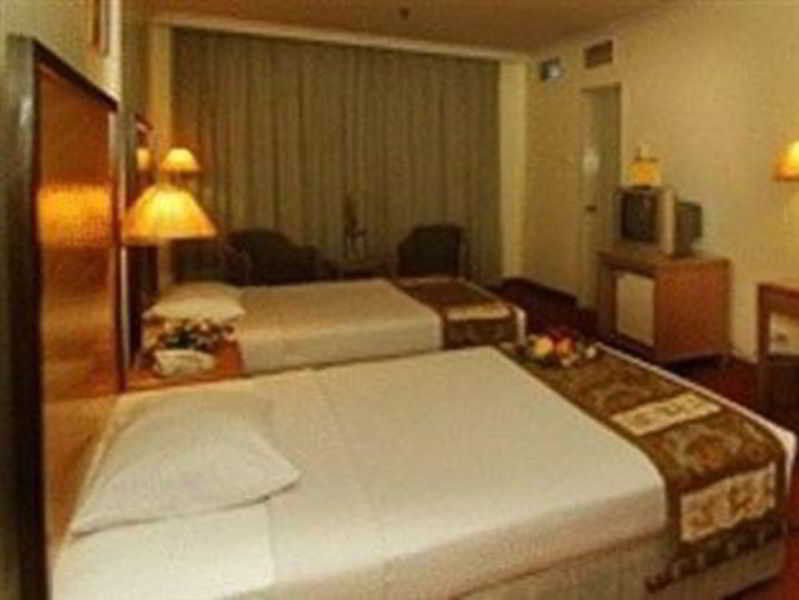 Rhr Hotel Kajang Exterior photo